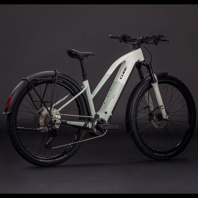 CUBE Reaction Hybrid Pro 800 FE Trapeze sähköpyörä CUBE Reaction Hybrid Pro 800 FE Trapeze sähköpyörä